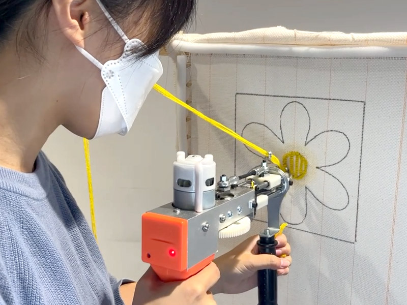 タフティングレッスン限定店舗で開講中！担当が魅力をご紹介します！